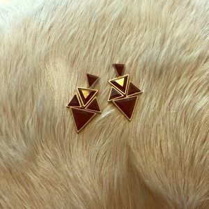 Modern & fun triangle drop statement earrings!